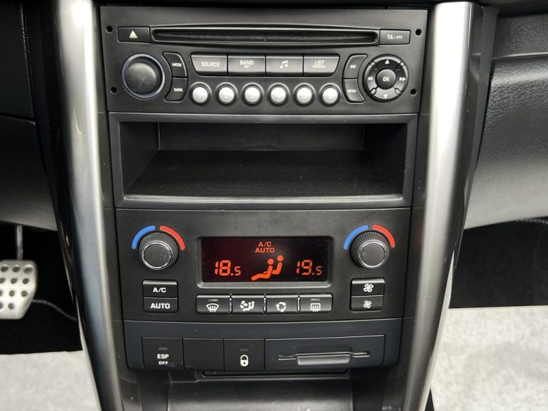 PEUGEOT 207 CC PHASE 2 CABRIOLET SPORT PACK 1.6 VTI 120 Cv 49 400 Kms CRIT AIR 1 - GARANTIE 1 AN