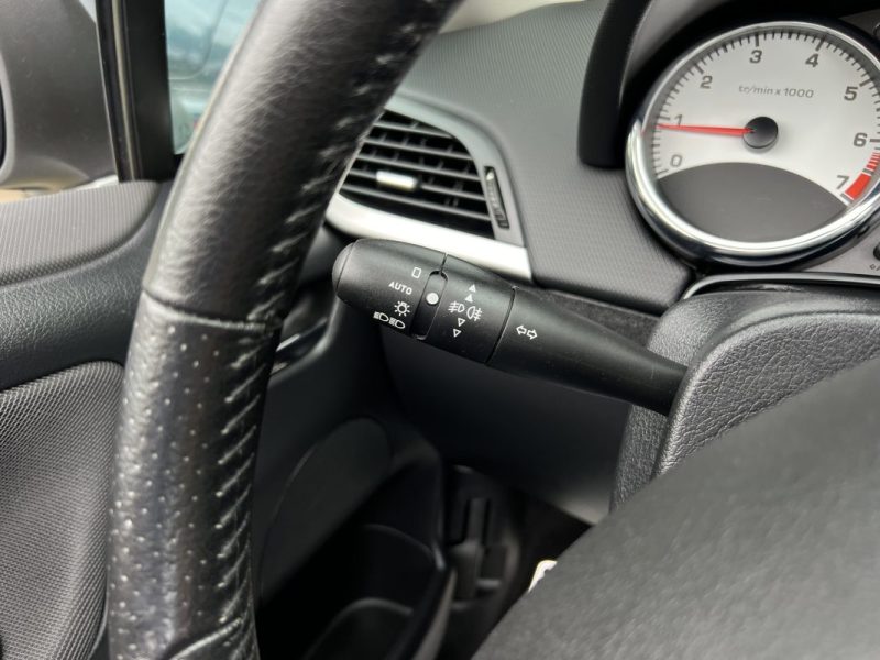 PEUGEOT 207 CC PHASE 2 CABRIOLET SPORT PACK 1.6 VTI 120 Cv 49 400 Kms CRIT AIR 1 - GARANTIE 1 AN