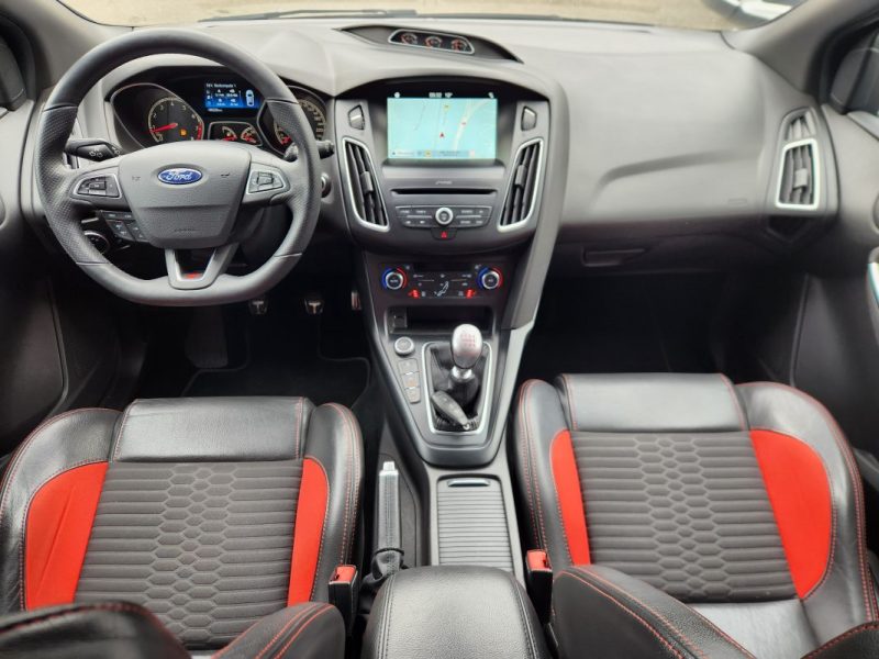 Ford Focus 2017 2.0 250 ST*RECARO*GPS*XENON