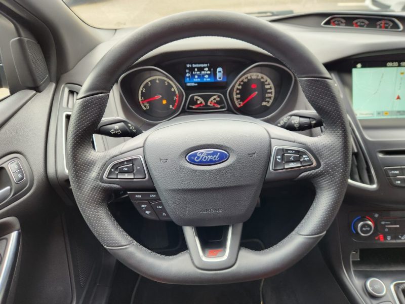 Ford Focus 2017 2.0 250 ST*RECARO*GPS*XENON