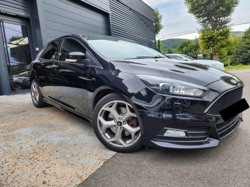 Ford Focus 2017 2.0 250 ST*RECARO*GPS*XENON