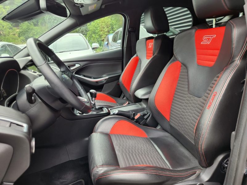 Ford Focus 2017 2.0 250 ST*RECARO*GPS*XENON