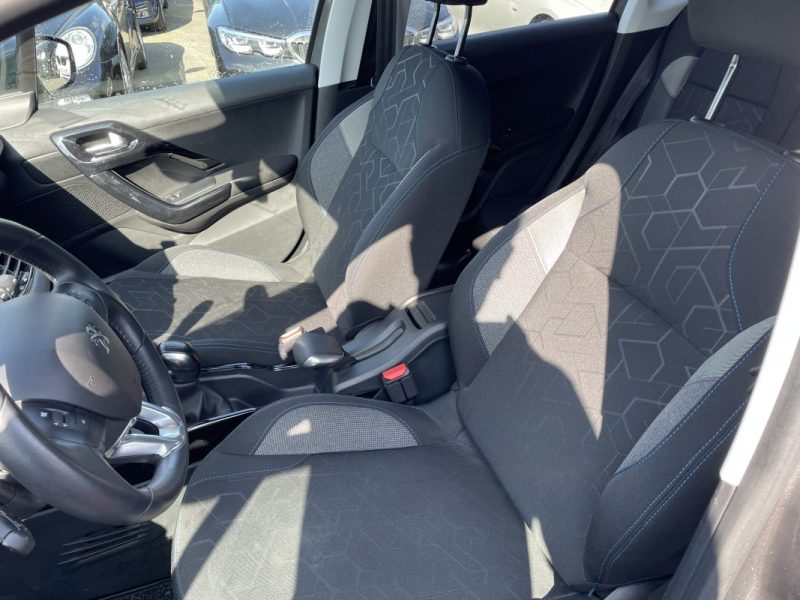 PEUGEOT 2008 1.5 BLUE HDI 100 cv Signature