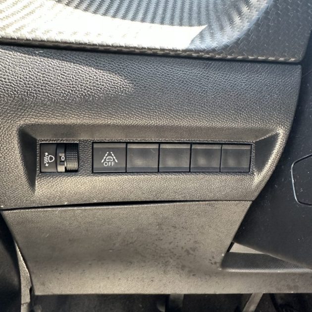 PEUGEOT 208 1.5 BLUE HDI 100 cv ALLURE Garantie 12 mois