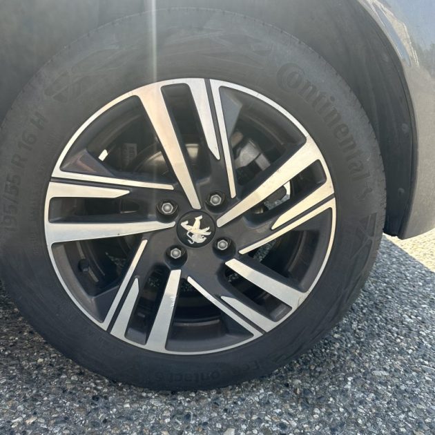 PEUGEOT 208 1.5 BLUE HDI 100 cv ALLURE Garantie 12 mois