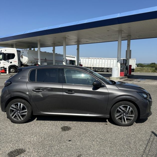 PEUGEOT 208 1.5 BLUE HDI 100 cv ALLURE Garantie 12 mois