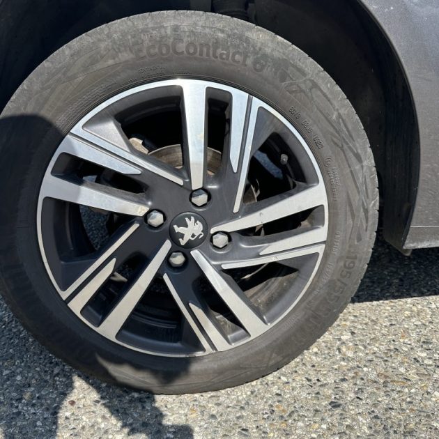 PEUGEOT 208 1.5 BLUE HDI 100 cv ALLURE Garantie 12 mois