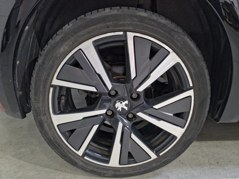 PEUGEOT 208 GT LINE