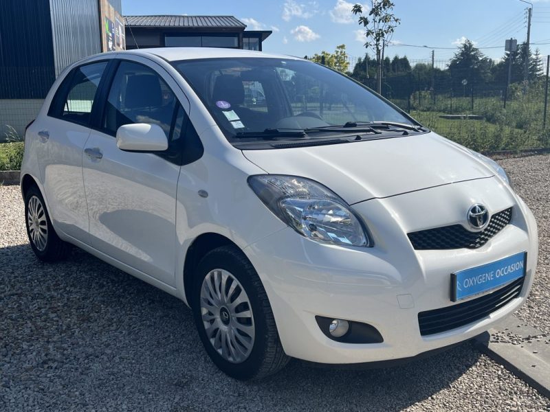 TOYOTA YARIS 2011