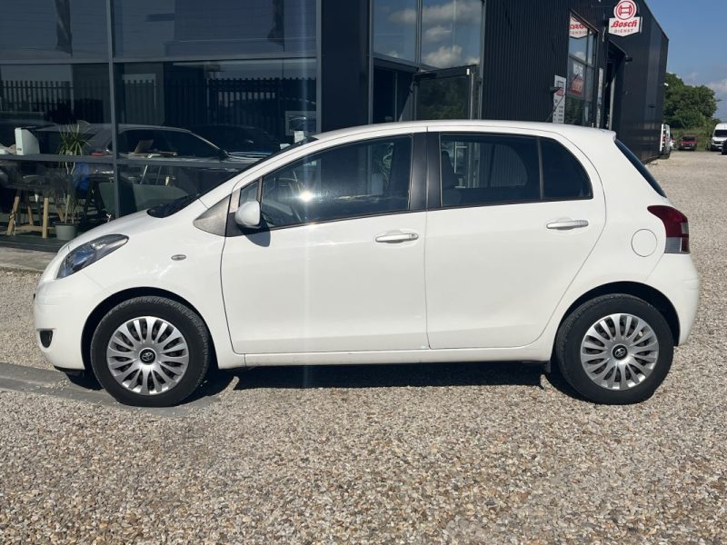 TOYOTA YARIS 2011