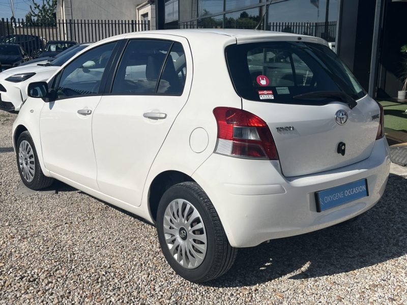 TOYOTA YARIS 2011