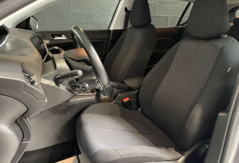 PEUGEOT 308 1.2 PureTech 110ch Style BVM6 / Distribution Neuve