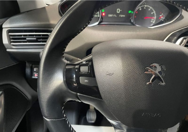 PEUGEOT 308 1.2 PureTech 110ch Style BVM6 / Distribution Neuve