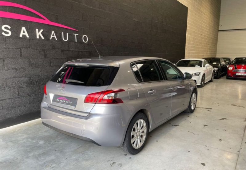 PEUGEOT 308 1.2 PureTech 110ch Style BVM6 / Distribution Neuve