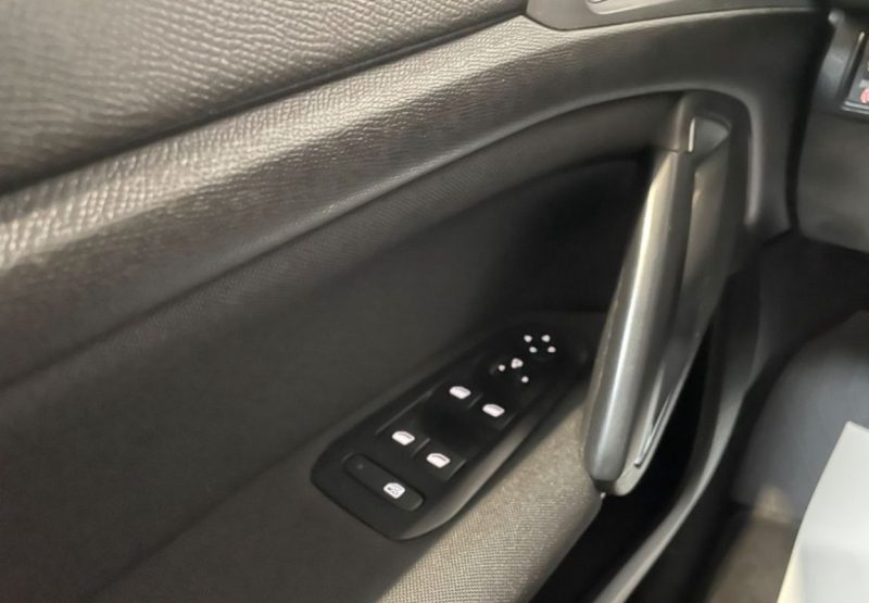 PEUGEOT 308 1.2 PureTech 110ch Style BVM6 / Distribution Neuve