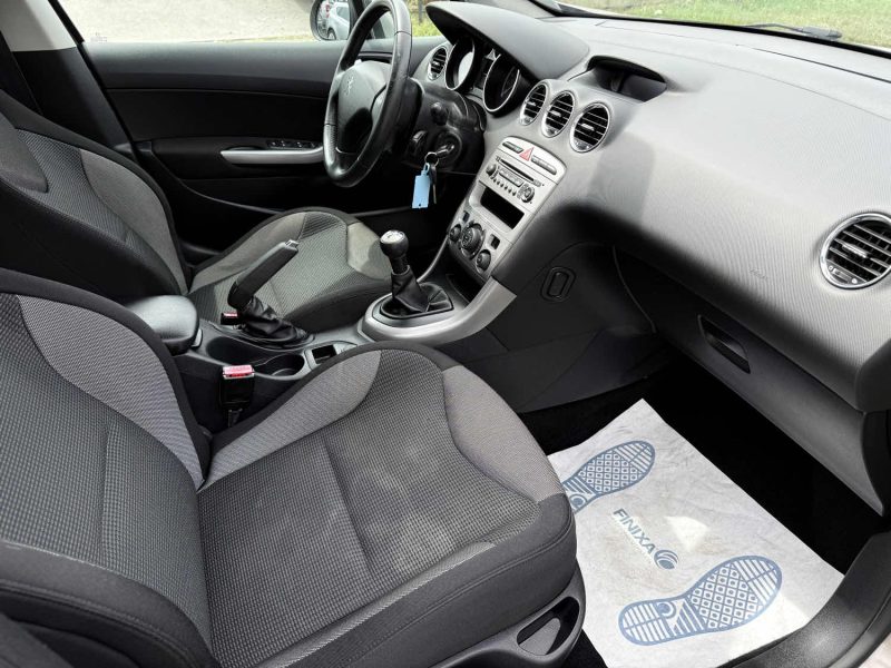 PEUGEOT 308 2010