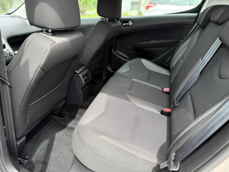 PEUGEOT 308 2010