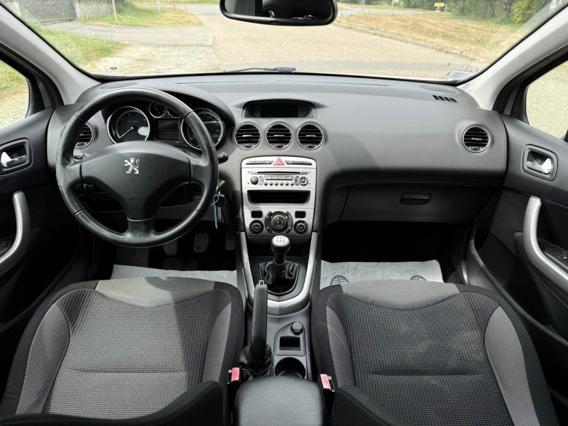 PEUGEOT 308 2010