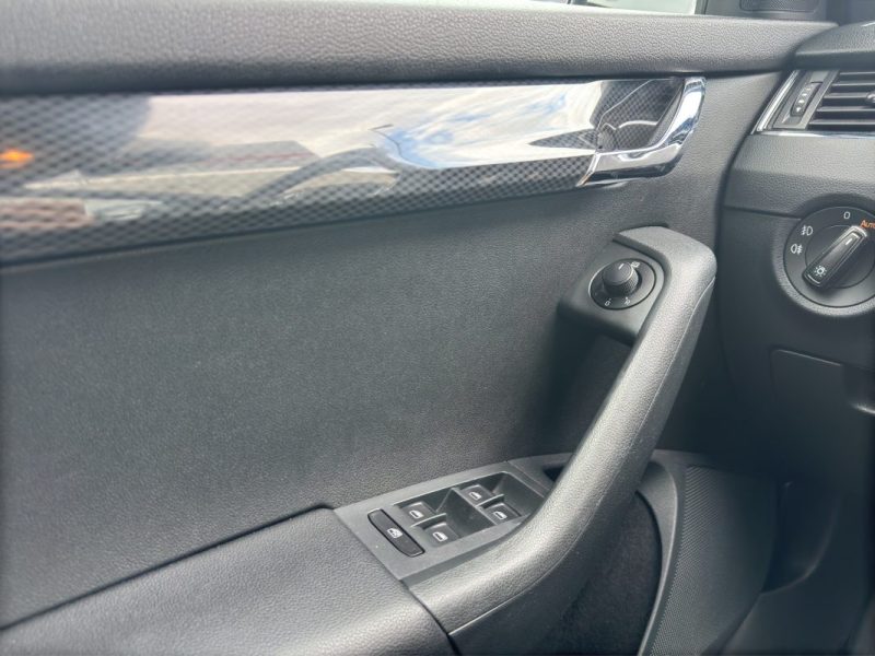 SKODA OCTAVIA III 2.0 TDI 184 RS DSG6