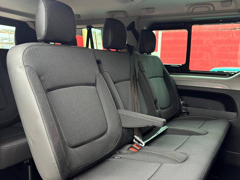 MINIBUS RENAULT TRAFIC 2.0 BLUE DCI - 9 PLACES 