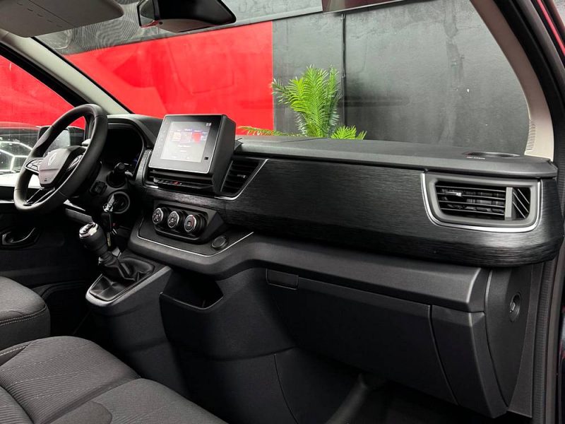 MINIBUS RENAULT TRAFIC 2.0 BLUE DCI - 9 PLACES 