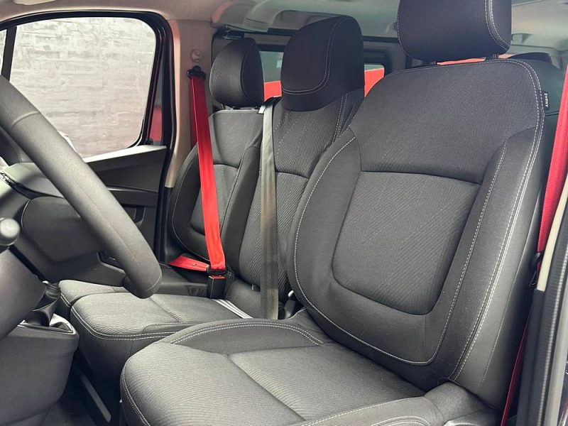 MINIBUS RENAULT TRAFIC 2.0 BLUE DCI - 9 PLACES 