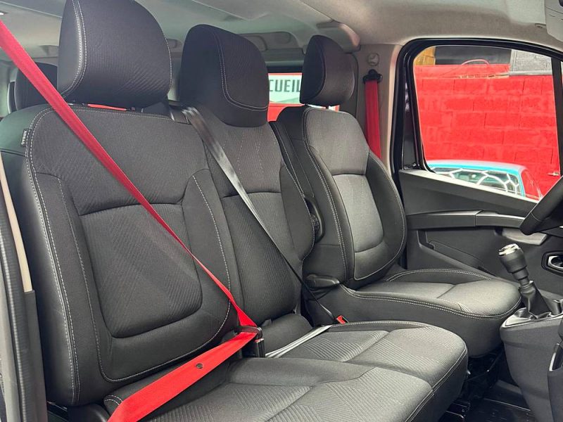 MINIBUS RENAULT TRAFIC 2.0 BLUE DCI - 9 PLACES 