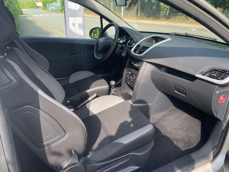 PEUGEOT 207 STYLE 1.4i 95CV