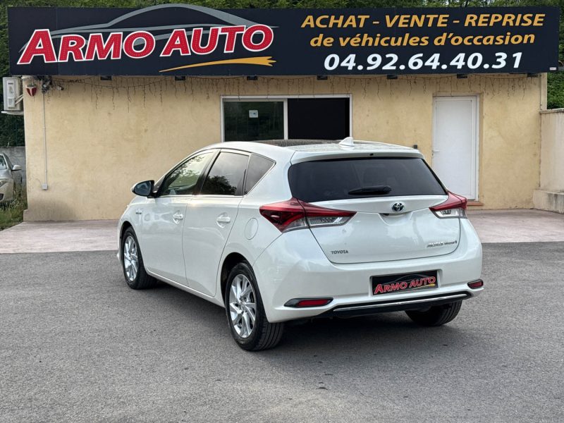 TOYOTA AURIS 2016