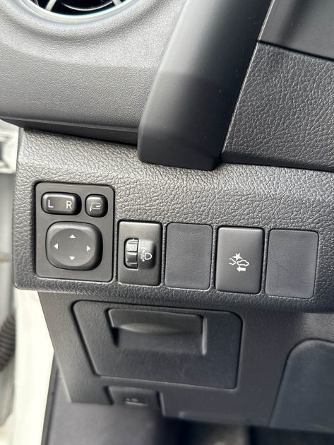TOYOTA AURIS 2016