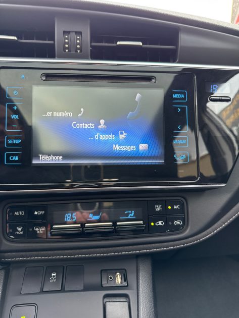 TOYOTA AURIS 2016