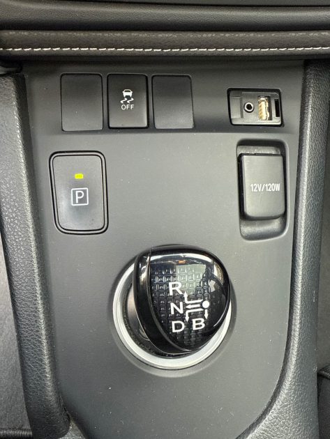 TOYOTA AURIS 2016