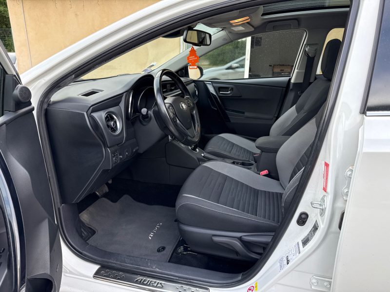 TOYOTA AURIS 2016