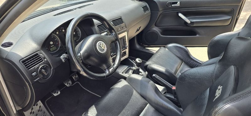 VOLKSWAGEN GOLF IV R32 241CV 2003