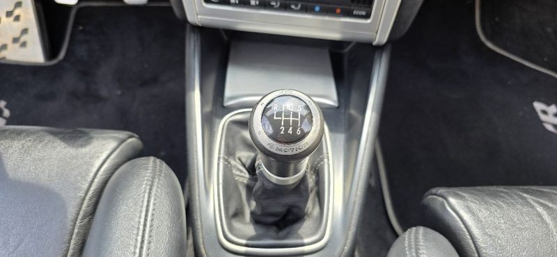 VOLKSWAGEN GOLF IV R32 241CV 2003