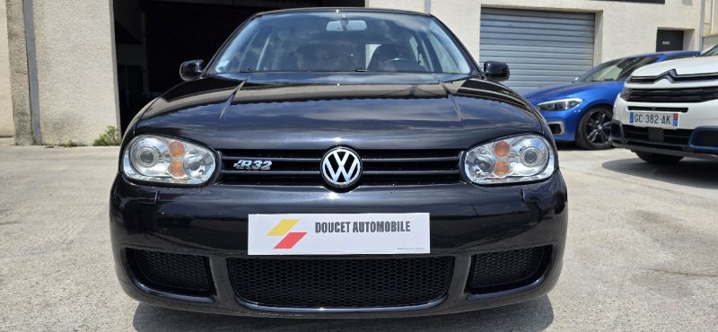 VOLKSWAGEN GOLF IV R32 241CV 2003