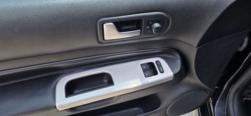 VOLKSWAGEN GOLF IV R32 241CV 2003