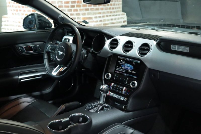 Ford Mustang Fastback 5.0L 421 ch BVA6 (Echappement Ford Performance (Borla), Freins Brembo, Pack co