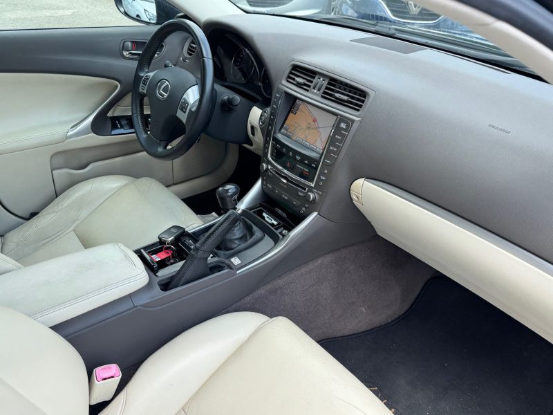 LEXUS IS200 2.2D 150CH 2011