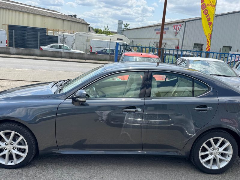 LEXUS IS200 2.2D 150CH 2011