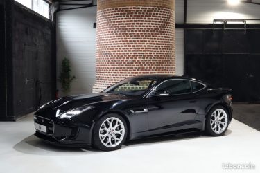 Jaguar F-Type R-Dynamic 3.0 L V6 340 ch ( Echappement sport, Toit panoramique, Système audio Meridia