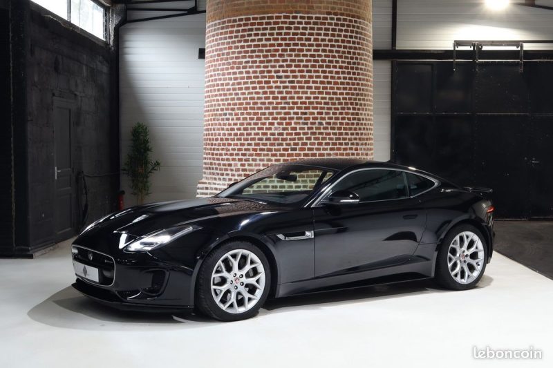 Jaguar F-Type R-Dynamic 3.0 L V6 340 ch ( Echappement sport, Toit panoramique, Système audio Meridia