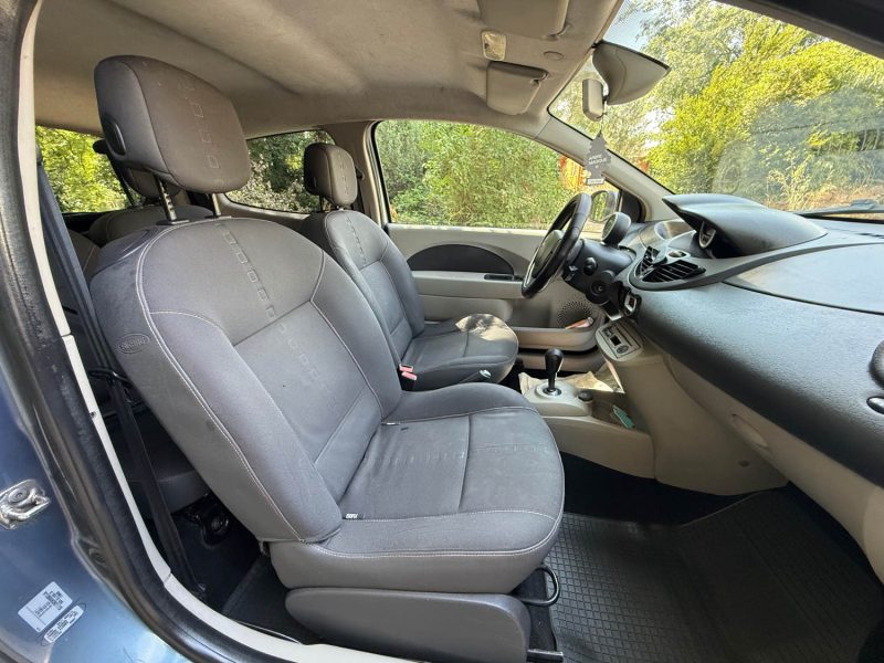 RENAULT TWINGO 1.2i 16v 75 DYNAMIQUE QUICKSHIFT 