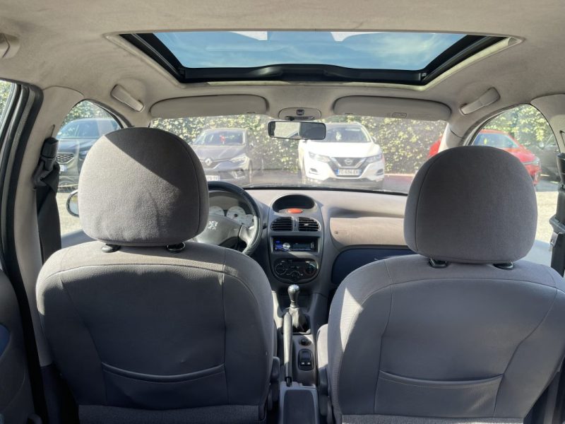 PEUGEOT 206 2002