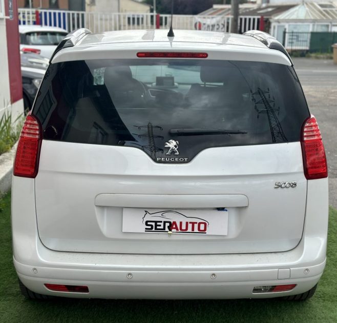 PEUGEOT 5008 2015