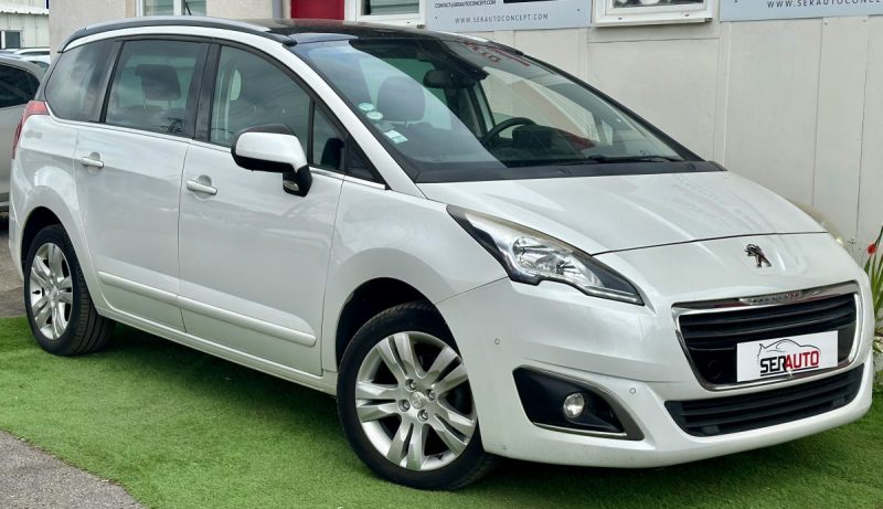 PEUGEOT 5008 2015