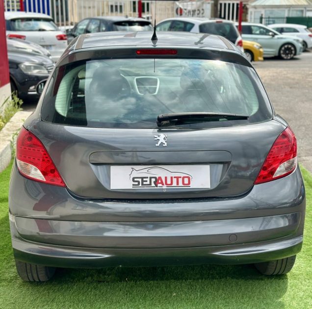 PEUGEOT 207 2010