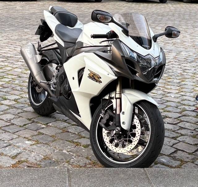 SUZUKI GSX-R1000 25eme anniversaire