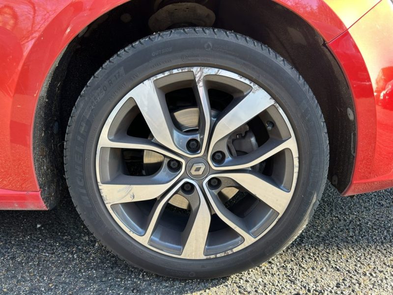 RENAULT MEGANE IV BERLINE TCe 130 Energy Intens