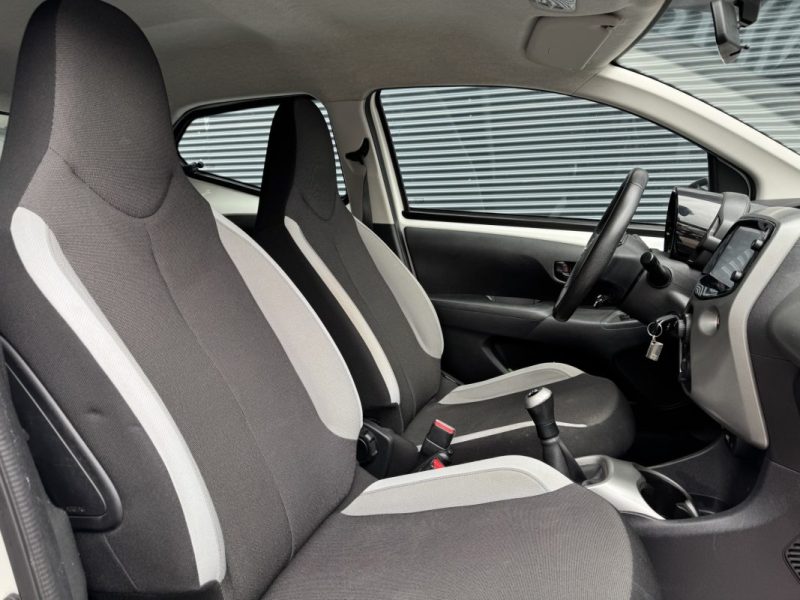 TOYOTA AYGO 1.0 VVT-i x-play